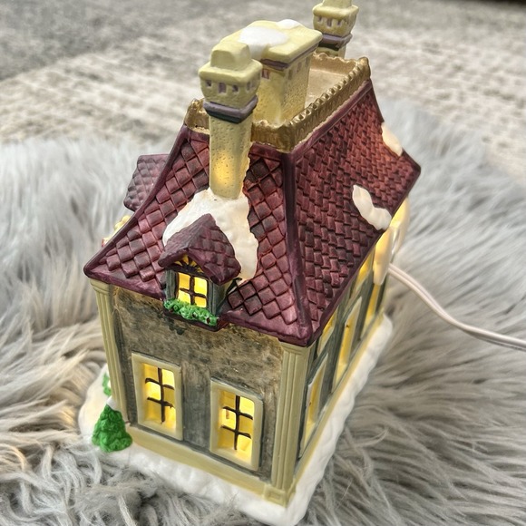 VTG Trim A Home "The Crystal Ballroom" Lighted Christmas Village Building Scene - Picture 11 of 11